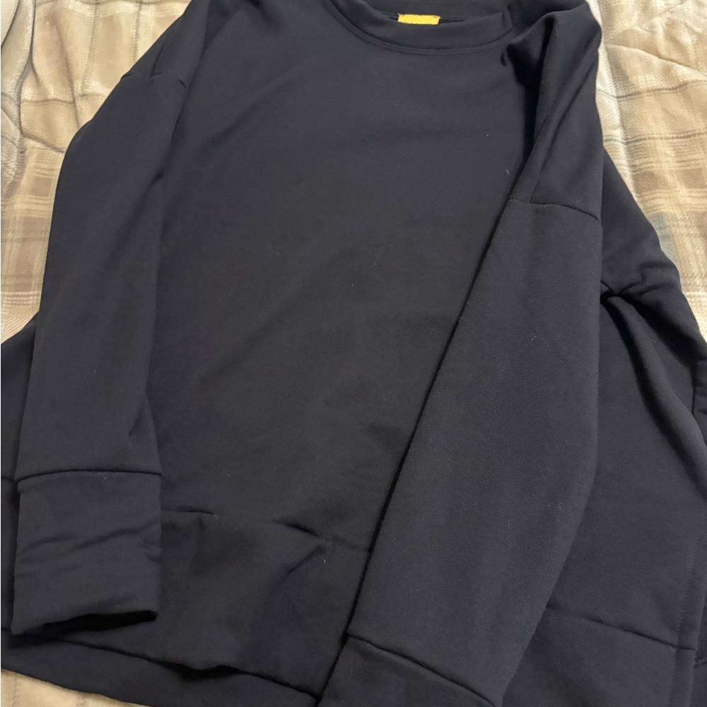 Ecco Black Crewneck Sweater Smooth Fabric